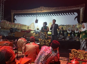 Didik Haryadi Hadiri Pagelaran Wayang Kulit di Dukuh Jaten