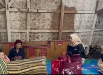 Ghea Aprilia Kunjungi Langsung Rumah Nyaris Roboh Milik Warga Sukamulya