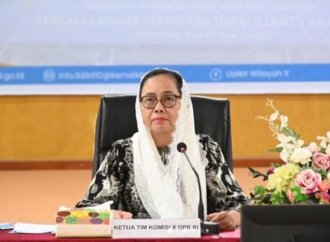 MY Esti Minta Pemerintah Tunda Relokasi Sekolah TNTN Riau