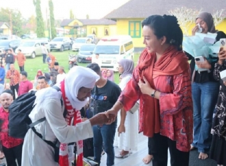Bupati Karolin dan Forkopimda Sambut Kepulangan Jemaah Haji Kloter 27 Kab Landak
