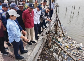 Agustina Siap Carikan Solusi Dampak Rob di Tambakrejo