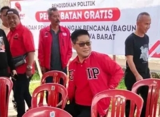 Kader PDI Perjuangan Jawa Barat Gelar Bakti Sosial di Kampung Kibitai