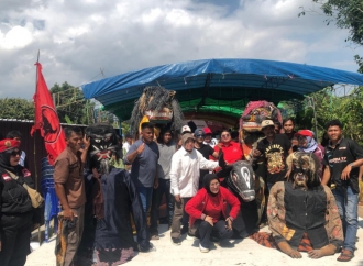 Ini Pesan Penting Risma Saat Resmikan Jalan di Dusun Purwobinangun