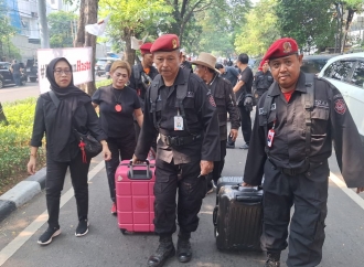 Anggap Perkara Hasto Receh, Pengurus PDI Perjuangan di Yogyakarta Bawa Koin ke Pengadilan