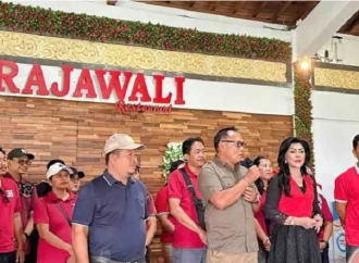 Adi Wiryatama Ajak 400 Siswa Baru SMAN 2 Tabanan Bijak Gunakan HP, Kuasai IT, Jauhi Tawuran