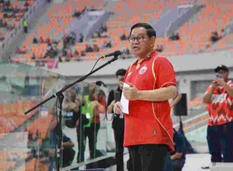 Pramono Anung Resmikan Kostum Baru Persija