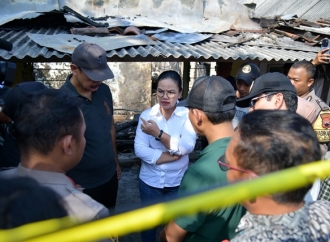 Agustina Kunjungi ke Lokasi Kebakaran di Jalan Pesanggrahan Raya