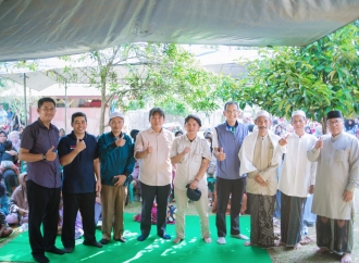 Bonnie Triyana Serahkan Bantuan PIP di Desa Ciandur