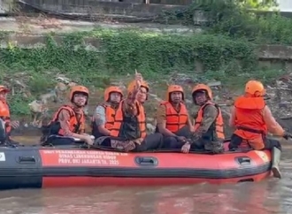 Pramono Anung Susuri Sungai Ciliwung, Berjanji Bakal Ditata Lebih Rapi 