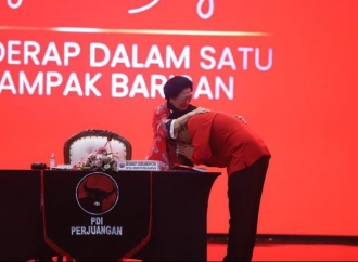 Momen Haru Hasto-Megawati di Kongres PDI Perjuangan