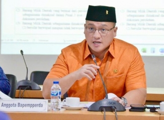 Kenneth Ucapkan Selamat Datang Kembali Hasto Kristiyanto