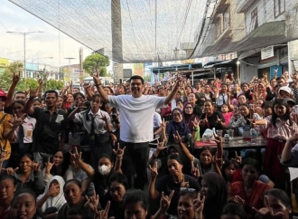Bane Raja Manalu Salurkan Ribuan Beasiswa PIP di Pematangsiantar