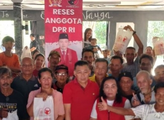 Cornelis Gelar Reses di Kecamatan Sebangki