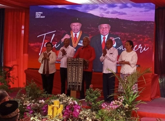 Benhur Tomi Mano – Constan Karma Deklarasikam Kemenangan pada PSU PIlgub Papua