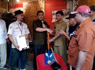 Bantu Peralatan, Eko Suwanto Ajak Masyarakat Tanggguh Hadapi Bencana
