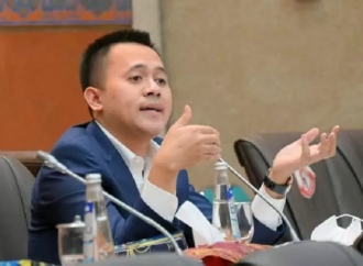 Mufti Anam: Gaji Fantastis Direksi Pertamina Lebih dari Rp1 Miliar Per Bulan, Kinerja Buruk