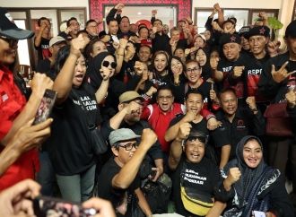 Sehari Setelah Dilantik, FKK 124, Banteng Lawas dan Repdem Serahkan Koin Perjuangan untuk Hasto