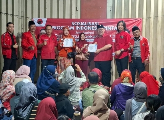 Banteng Kota Surabaya Salurkan Beasiswa PIP Perjuangan Puti Guntur Soekarno