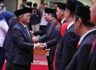 Pramono Lantik 31 Anggota Dewan Pengupahan, Dorong Jakarta Jadi Rujukan Nasional