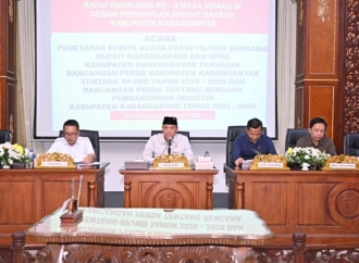 Fraksi PDI Perjuangan Karanganyar Sampaikan Pandangan Umum dalam Rapat Paripurna