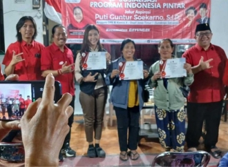 Banteng Kota Surabaya Salurkan Bantuan PIP di Kecamatan Gayungan