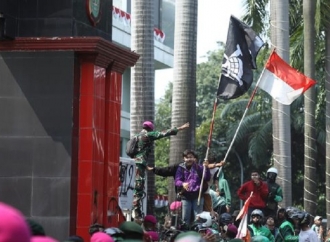 Ferdinand Sebut Langkah Nekat Massa Serbu Mako Brimob Tanda Bahaya 