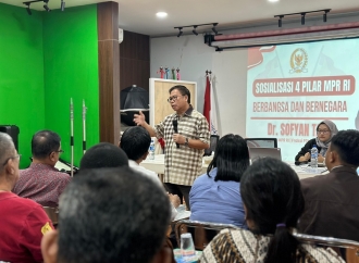 Sofyan Tan Ingatkan Bubarkan DPR Berarti Runtuhkan Pancasila dan UUD 1945  