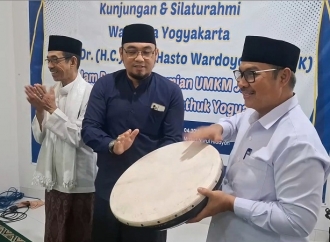 Hasto Wardoyo Resmikan UMKM Jamaah Masjid Nurul Hidayah