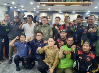 Adian Napitupulu Dukung Tuntutan Ojol, Minta Aplikator Kurangi Potongan