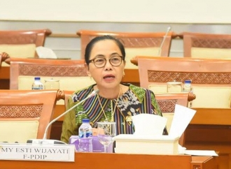 MY Esti Tegaskan RUU Sidiknas Belum Selesai 