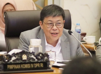 Alex Tegaskan DPR Bakal Panggil KKP Soal Keberadaan Tanggul Beton di Pesisir Cilincing