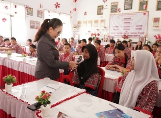 Vanda Sarundajang Tegaskan Pentingnya Keseimbangan Pendidikan Akademik dan Pembentukan Karakter.