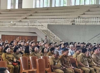 Robby Dondokambey Minta Hukum Tua Bangun Kerja Sama Baik dengan BPD dan Perangkat Desa 