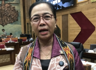 MY Esti Ingatkan Pemerintah Tak Hanya Fokus Revitalisasi Fisik Sekolah, Tapi Juga Perhatikan Kesejahteraan Guru
