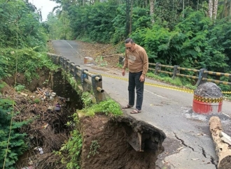Ketika Jembatan Putus, Harapan Warga Senduro pun Terhenti