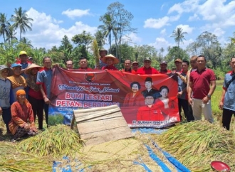 Hari Tani Nasional, Banteng Tanggamus Berikan Bantuan Bibit ke Petani