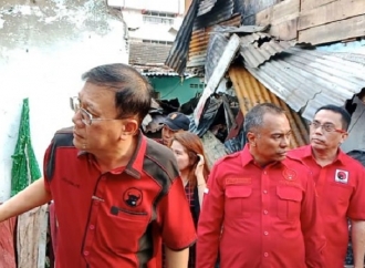 PDI Perjuangan Kota Medan Bantu Korban Kebakaran, Warga Ucapkan Terima Kasih 