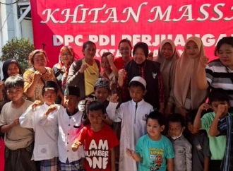 Risma Apresiasi Aksi Sosial yang Digelar Banteng Kota Surabaya