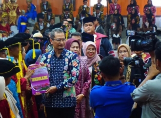 Wabup Dharmasraya Dorong Lulusan Undhari Jadi Agen Perubahan