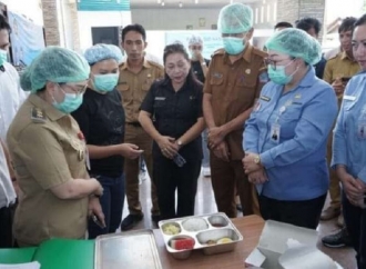 Vanda Sarundajang Tinjau Program MBG Katinggolan Kecamatan Tondano Timur