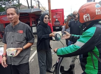 Banteng Jabar Jabar Bagikan Ratusan Porsi Makanan Gratis