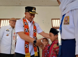 Parosil Berjanji di 2026 Akan Bagikan 3 Pasang Seragam Sekolah Secara Gratis