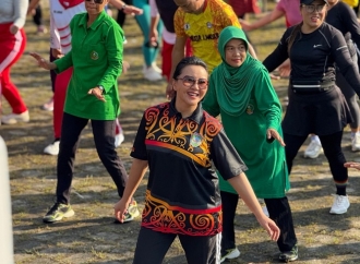 Karolin Ajak ASN Hidup Sehat dan Produktif di HUT ke-26 Landak