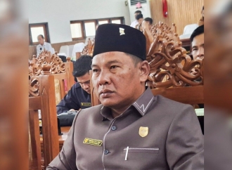 Endra Ajak Semua Pihak Berpartisipasi Dalam Pelestarian Hutan Adat Rungan
