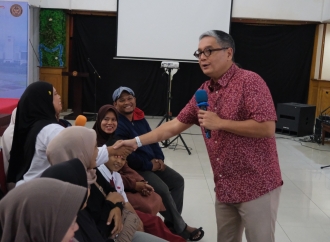 Diundang Bimtek Medsos Putra Nababan, Ibu Dorin Berhasil Raup Omset Puluhan Juta dari Bisnis Produk Kecantikan