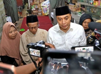 Cak Eri Tunjukkan Kepedulian: Pemkot Surabaya Bantu Santri Korban Musibah Ponpes Al-Khoziny