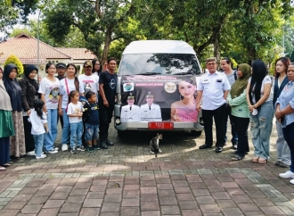 Bupati Imron Tunjukkan Dukungan untuk Talenta Daerah, Hadir Langsung Penampilan April di D’Academy 7