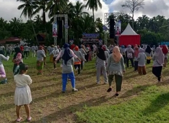Ribuan Warga Tapsel Antusias Ikuti Senam Sehat Germas Bersama Sihar Sitorus