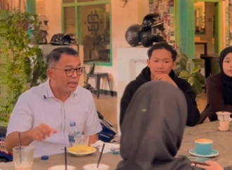 Pulung Agustanto Serap Aspirasi Gen Z Lewat Ngopi Sore di Gang Skena Kediri