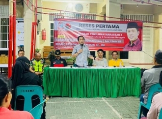 Mesakh Raymond Serap Aspirasi Warga Paropo Soal Sampah dan Drainase